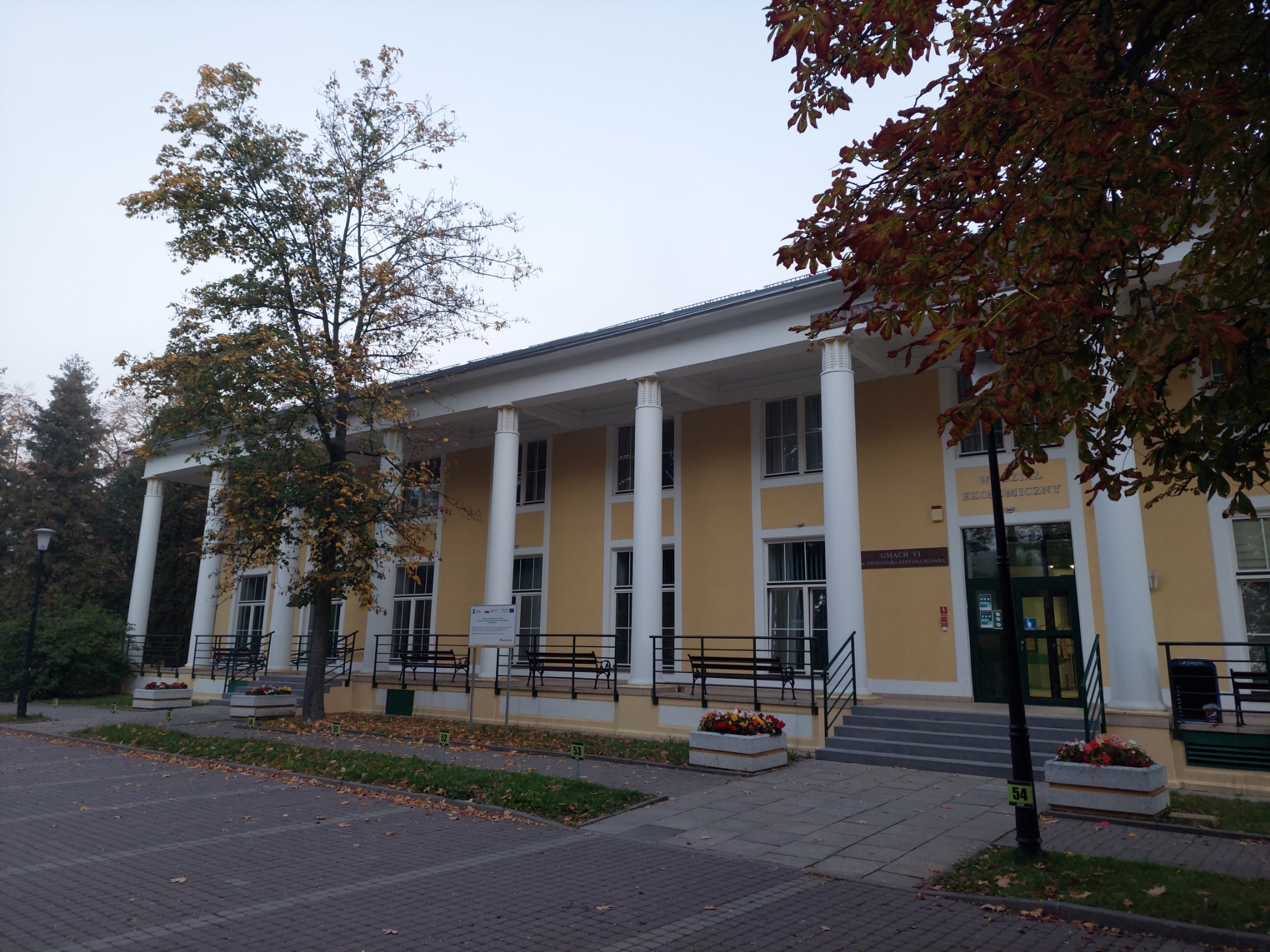 Studia Podyplomowe Zamówienia Publiczne - budynek 6 - Wydział Ekonomiczny SGGW w Warszawie